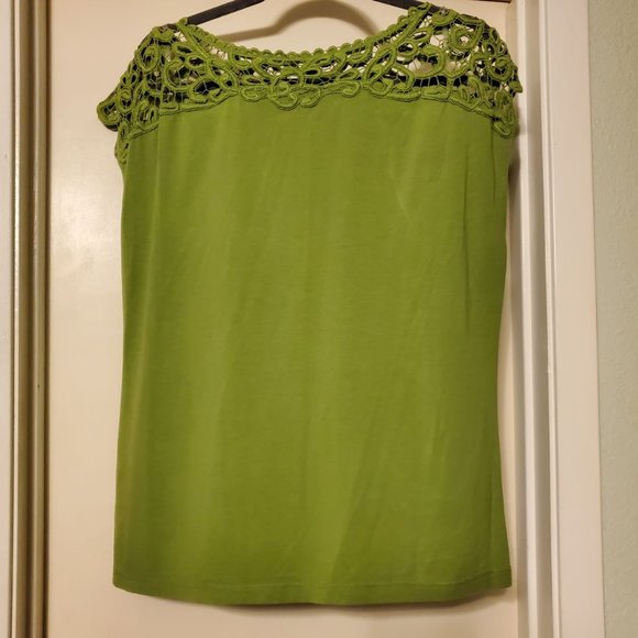 Sleeveless Embroidered Blouse - Picture 3 of 3